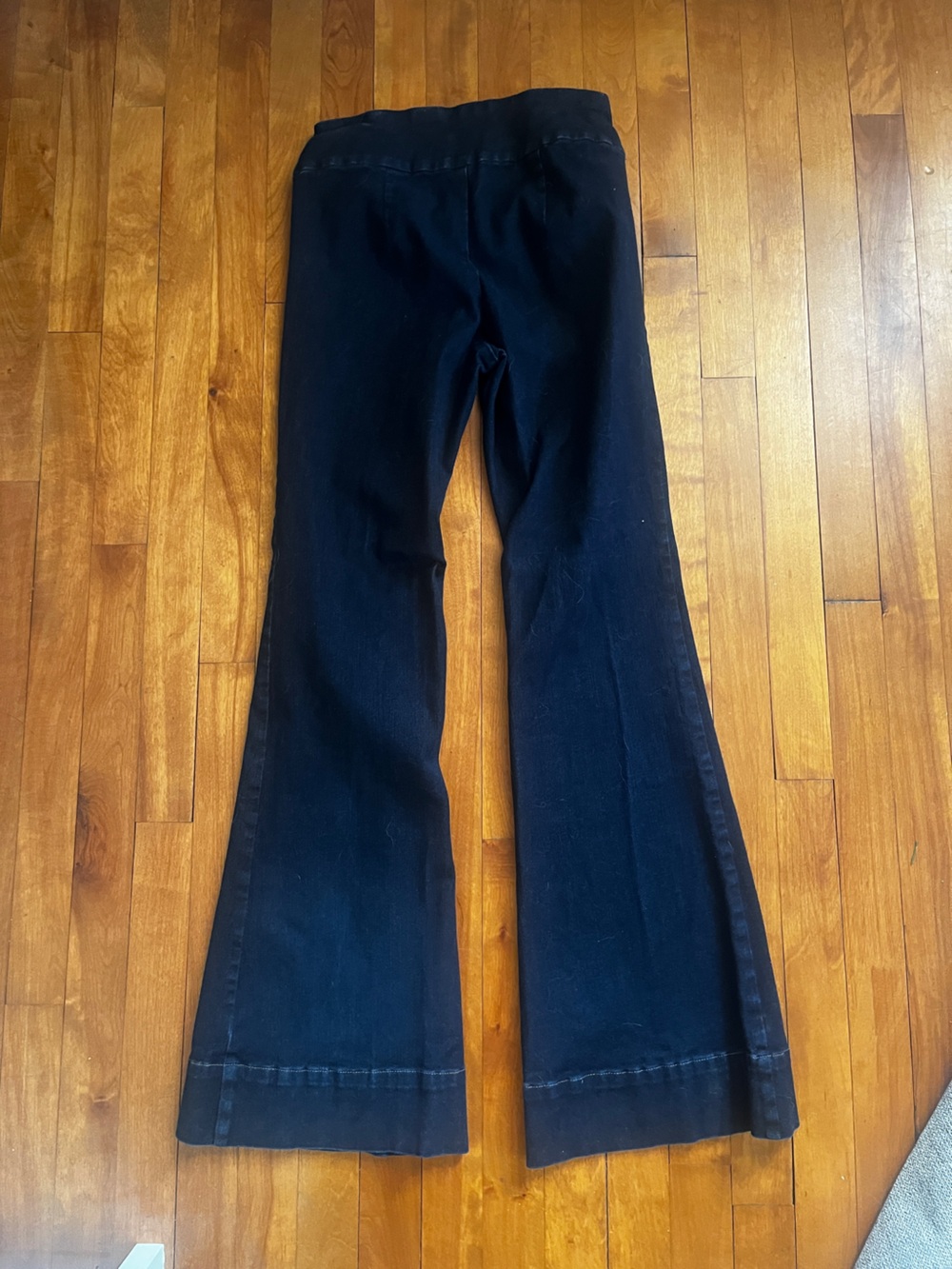 Express Brand Women’s Jeans -70”s Flare Midrise Style